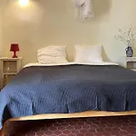 Prázdninový dům Awesome In Cazelles, *