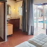 Awesome In Cazelles, Prázdninový dům